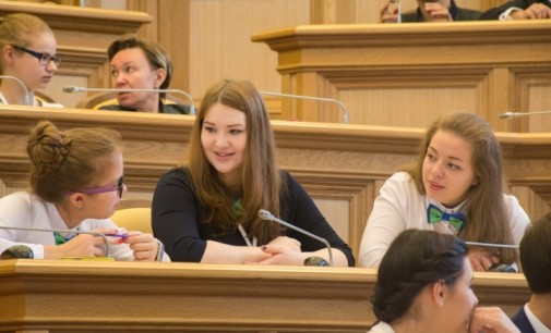 Молодежь УрФО решала детские проблемы в Ханты-Мансийске