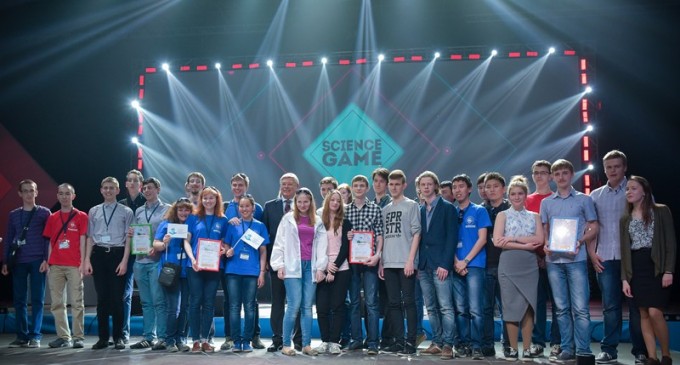 Школьники и студенты из 66 городов России уже стали участниками игры Science Game