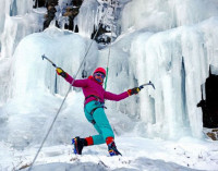 На Сахалине прошёл фестиваль по ледолазанию по замерзшим водопадам