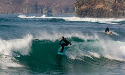 Владивостокские сёрферы начали борьбу за приморские волны