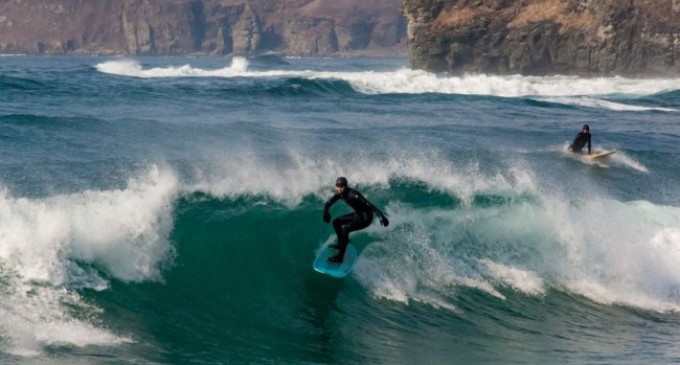 Владивостокские сёрферы начали борьбу за приморские волны
