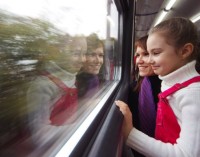 Школьники могут покупать железнодорожные билеты с 50% скидкой