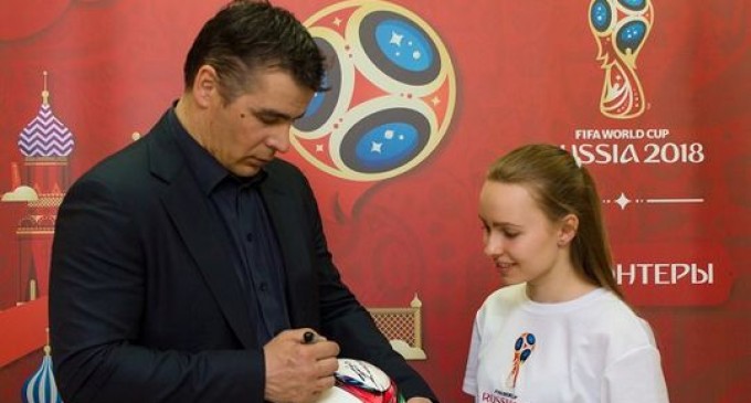 Звезды российского спорта поддерживают автограф-эстафету Волонтерского центра УрФУ