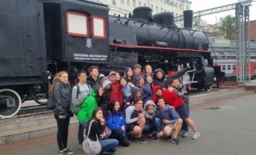 Школьники из Сеула знакомятся с Владивостоком
