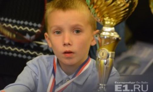 В Екатеринбурге музыканты собрали 100 тысяч за час, чтобы юный шахматист попал на соревнования