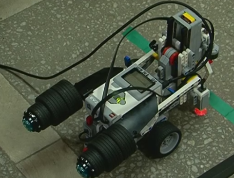 Роботы из конструктора помогут убрать в Новосибирске мусор и снег