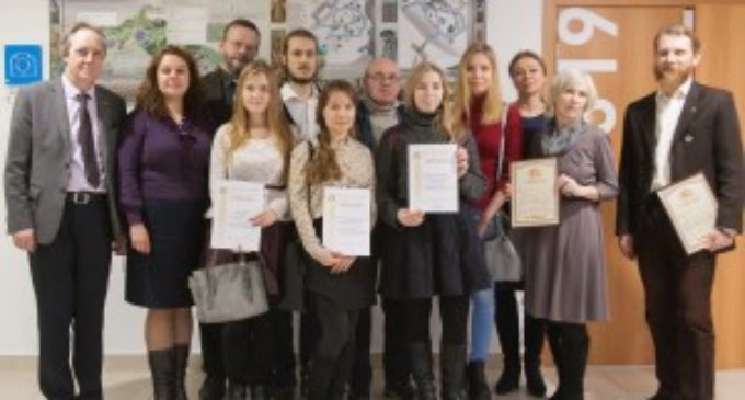 В Екатеринбурге наградили студенток, придумавших туристический маршрут-квест