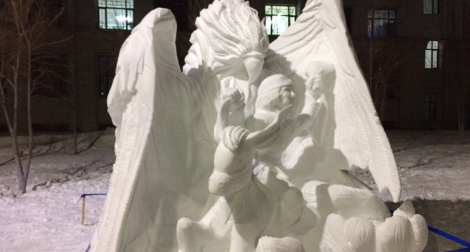 Жар-птица приморских студентов победила на международном конкурсе снежных скульптур в Китае
