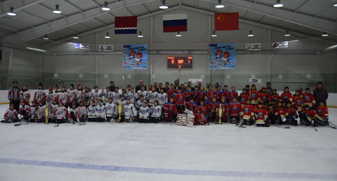 На турнире «Добрый лед» встретились юные амурские и китайские хоккеисты