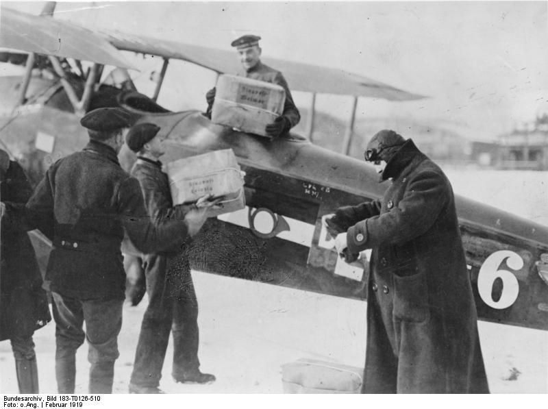Scherl: Flugpost Berlin-Weimar. Einladen in Berlin-Johannisthal Februar 1919