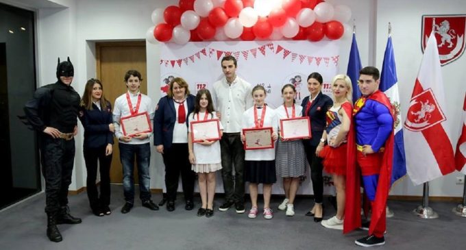 Четверо подростков в Грузии награждены званием «Герой 112»