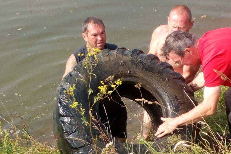 Активисты и жители удмуртского села очистили берега прудов от мусора