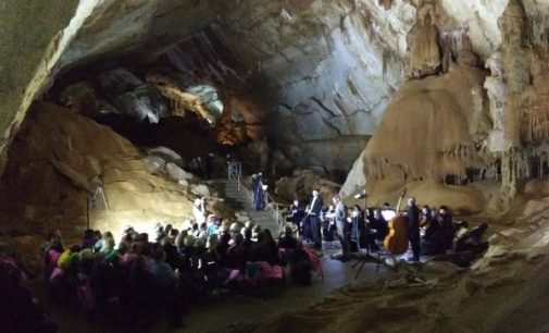 Сезон классической музыки в Мраморной пещере завершился исполнением «В пещере горного короля»