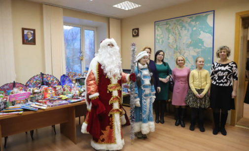 Администрация Архангельска на один день превратилась в резиденцию Деда Мороза