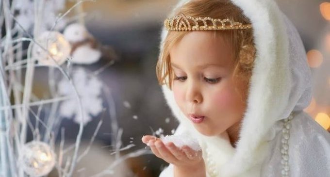 Снегурочка по делам несовершеннолетних поздравила детей с Новым годом…