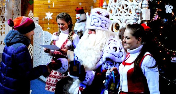 Дети погибших и раненых сотрудников Росгвардии и МВД впервые побывали в резиденции Деда Мороза
