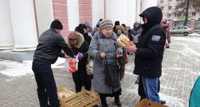 Калужский предприниматель раздаёт хлеб пенсионерам. «Я хочу помогать людям»