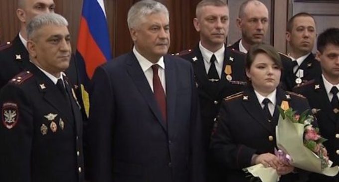 Петербурженке вручили медаль «За смелость во имя спасения»