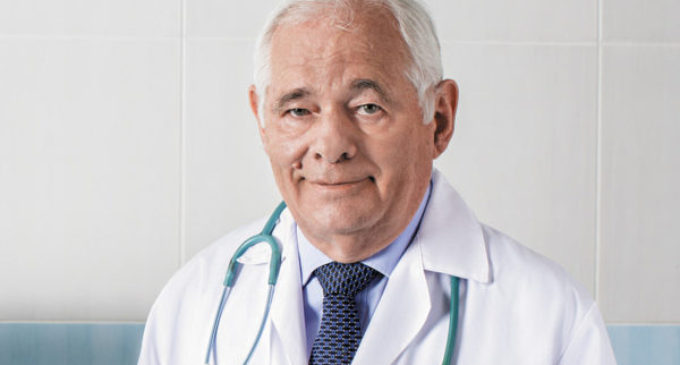 «Детский доктор мира» Леонид Рошаль отмечает 85-летие