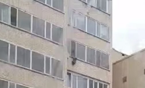 Житель Астаны поймал на лету ребенка, падающего с 10-го этажа