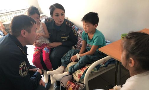 В Якутии 10-летний мальчик спас четверых детей из горящего дома