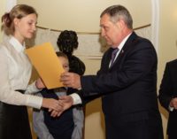 Школьница из Петрозаводска награждена за спасение людей