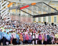 Трехтысячный хор выступил на Дворцовой в День славянской письменности