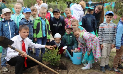 В Иркутске проходит экологическая акция «Жизнь растет с тобой»