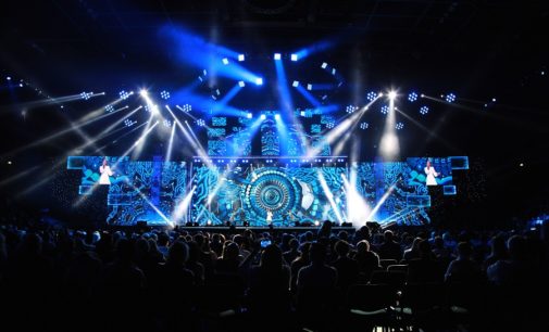 Фестиваль «Белые Ночи Санкт-Петербурга» собрал мировых и российских музыкальных звезд на сцене Ледового дворца