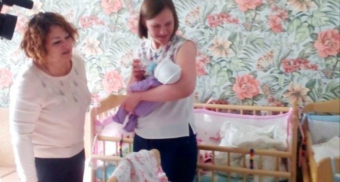 Семье Коноваловых, в которой родилась тройня, оказана помощь в рамках программы «Забота»
