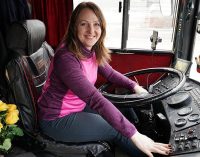 В Красноярске работает с четыре десятка женщин-водителей автобусов