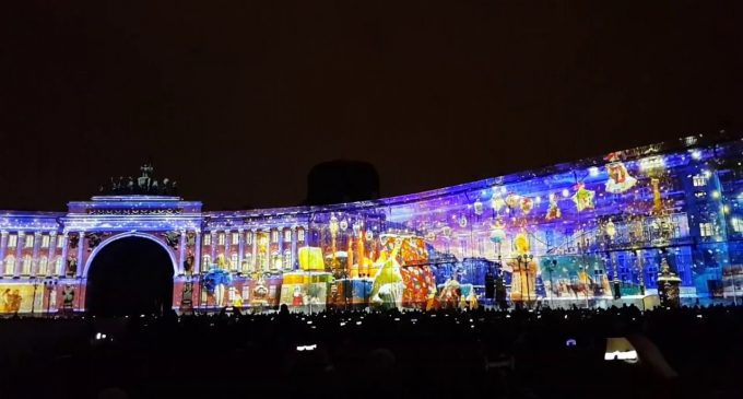 В Санкт-Петербурге в шестой раз пройдет масштабное городское световое шоу «Чудо света»