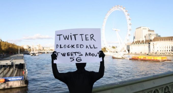 В Нью-Йорке, Лондоне и Берлине поддержали акцию российской активистки, направленную против цензуры в соцсетях