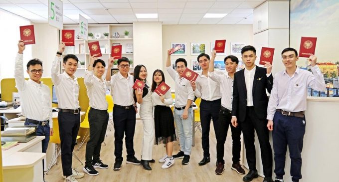 11 «красных» дипломов и медаль: студенты из Вьетнама успешно окончили Политех