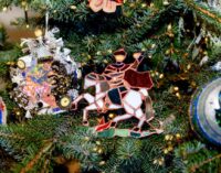 В Эрмитаж — на елку, со своей рождественской игрушкою!