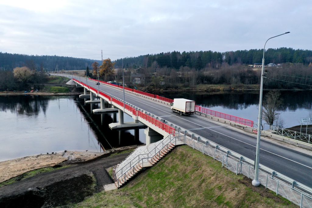 Завершен капитальный ремонт моста через реку Вуоксу на федеральной трассе под Выборгом