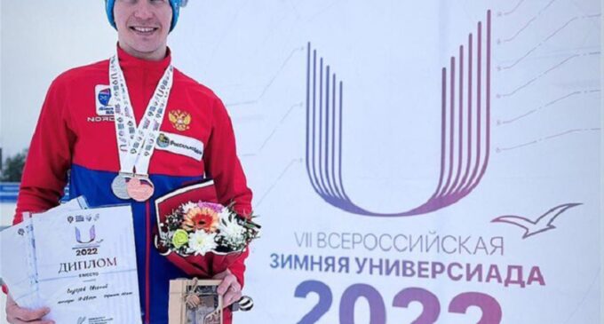 Семь секунд до золота: ленинградский биатлонист ― в тройке лучших