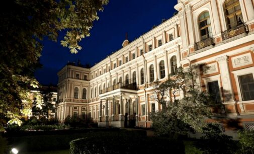 Петербург становится ярче! Николаевский дворец украсила новая художественная подсветка
