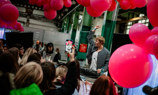 ТНТ и фонд «Антон тут рядом» представили валентинку ко Дню всех влюблённых